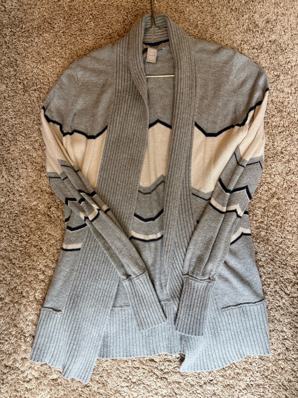 Banana Republic Gray, Cream & Black Chevron Open Cardigan